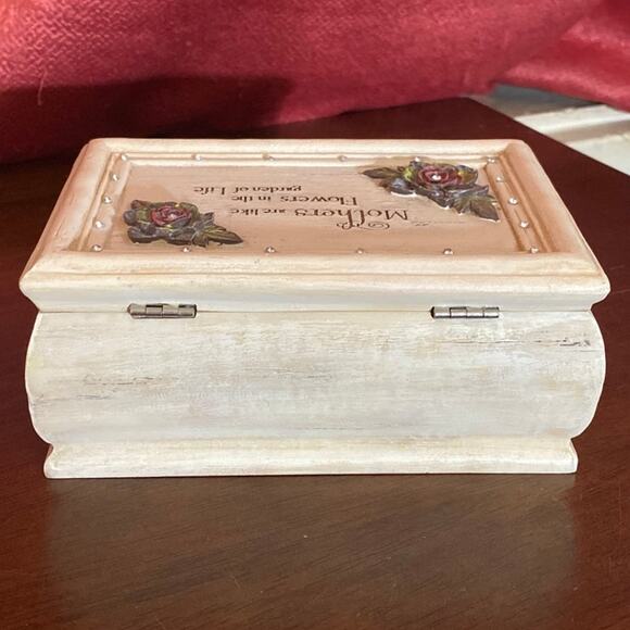 Sankyo Musical Jewelry Box Plays Wind Beneath my Wings Mother's Day Gift Mom GUC - Picture 4 of 12